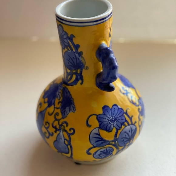 Vintage Decorative Vase China Side Handles Floral Yellow Blue - Picture 5 of 8